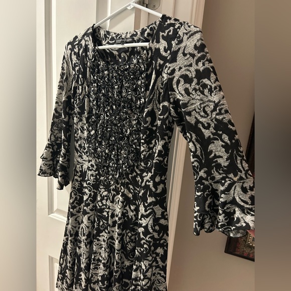 Chris McLaughlin size 6 black white ruffle dress euc fully lined stretchy - Picture 2 of 11